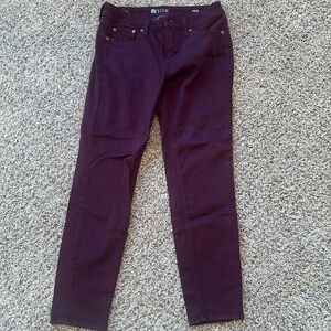 Stylus size 28/6 burgundy jeans. Wonderful rich color!